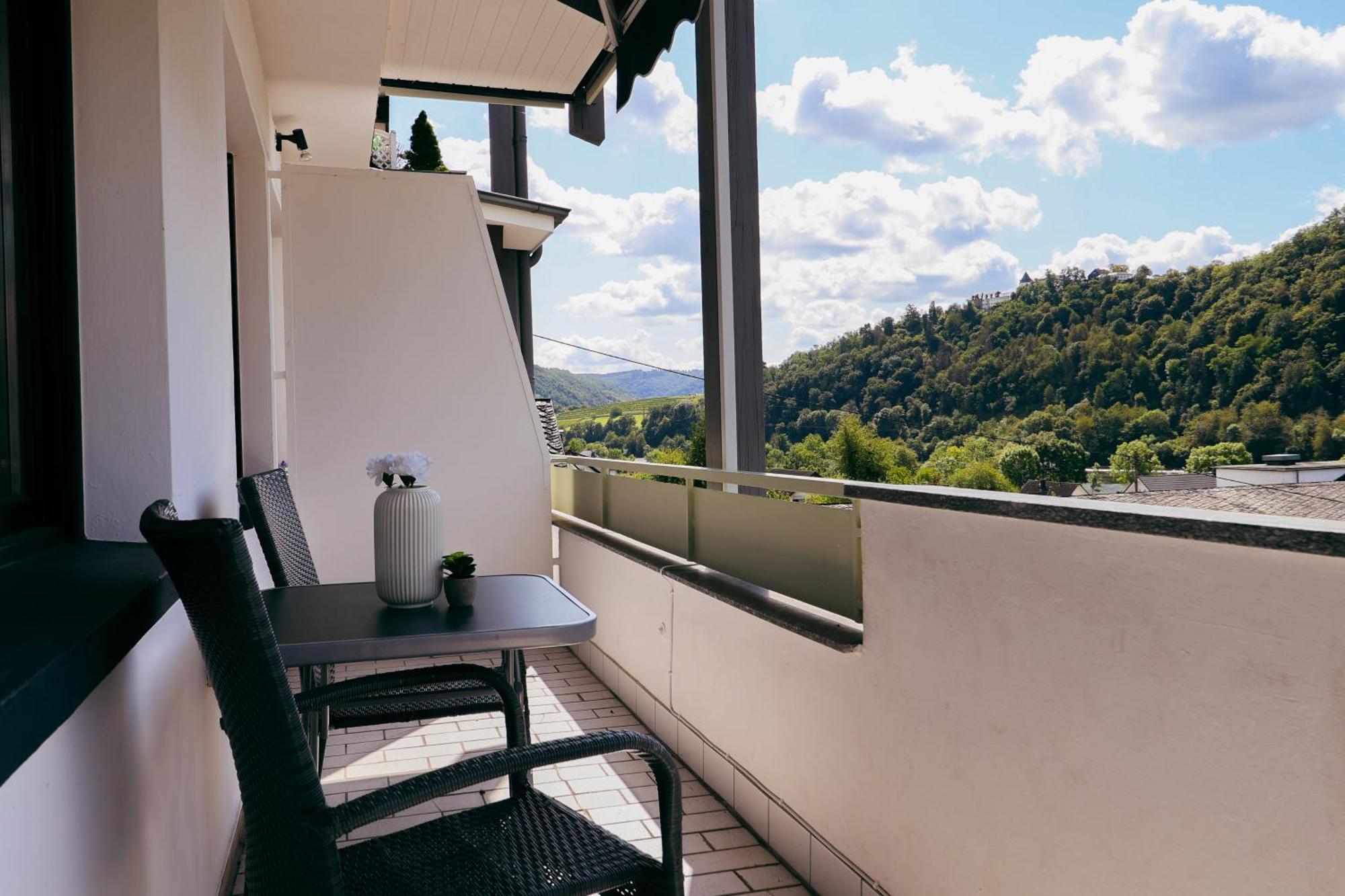 Moderne Fewo Sky Netflix Terrasse Burgblick Boxspringbett Waschtrockner Bullay Eksteriør bilde